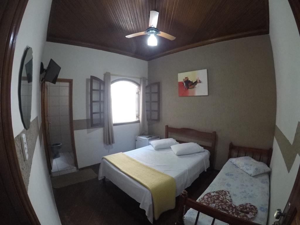 Quarto Econômico com Cama de Casal ou 2 de Solteiro